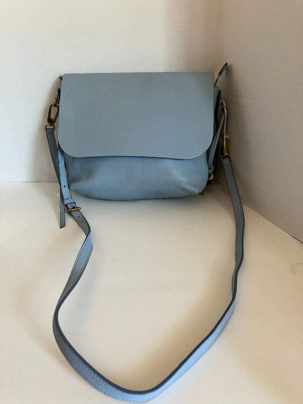 Fossil Large Leather Crossbody Bag Purse Light Blue Zip Adjustable Strap.  Very